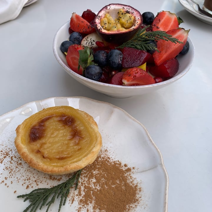 photo of Manjerica Fruit Bowl and Pastel De nata shared by @sabrinarm on  13 Jun 2024 - review