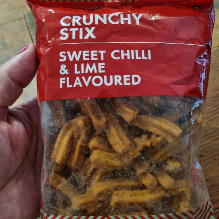 photo of Woolworths Food Crunchy Stix: Sweet Chilli & Lime Flavoured shared by @carmz on  11 Apr 2024 - review