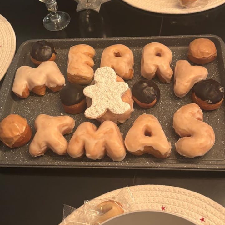 photo of Pulpa Amor Líquido Caja de donas  (Feliz Navidad) shared by @rooockd on  22 Dec 2024 - review