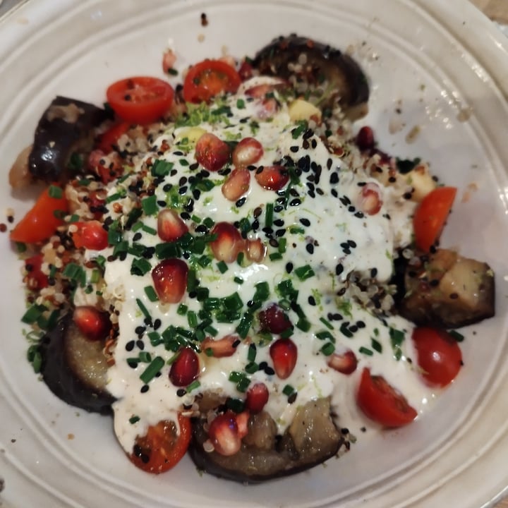 photo of Maison Perchée quinoa salad shared by @sorinaparis on  17 May 2024 - review