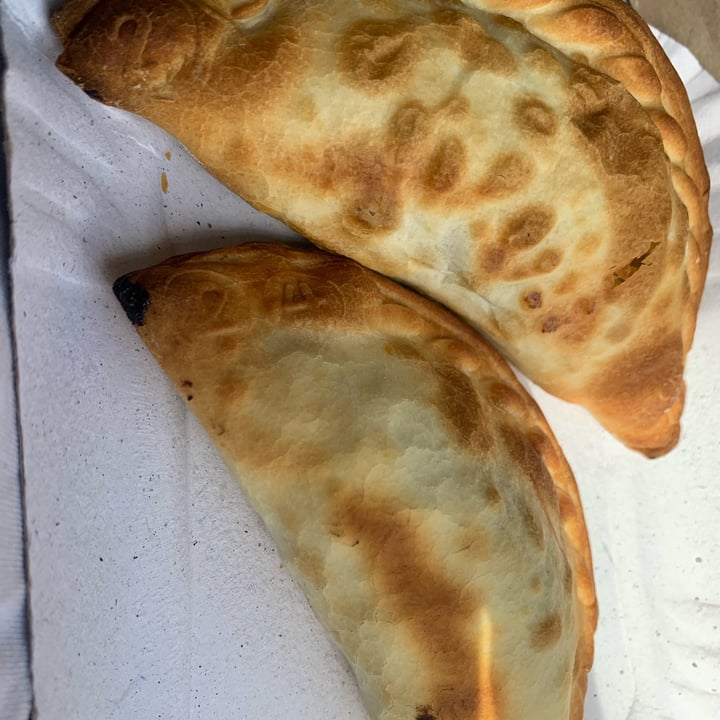 photo of PUNTO EMPANADA BARILOCHE empanadas shared by @dulceanahi on  16 Mar 2024 - review