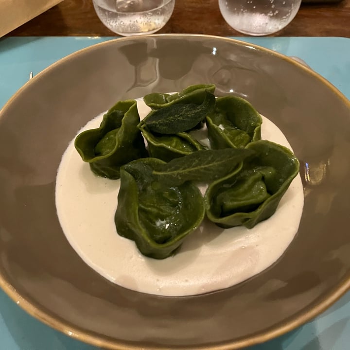 photo of Sementis cappellacci ricotta e spinaci shared by @laraaleo on  03 Jan 2024 - review