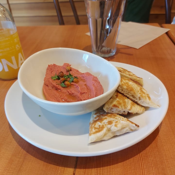 photo of ALISHAN PARK (アリサンパーク) Hummus Plate shared by @lucyvictoria92 on  27 Apr 2024 - review