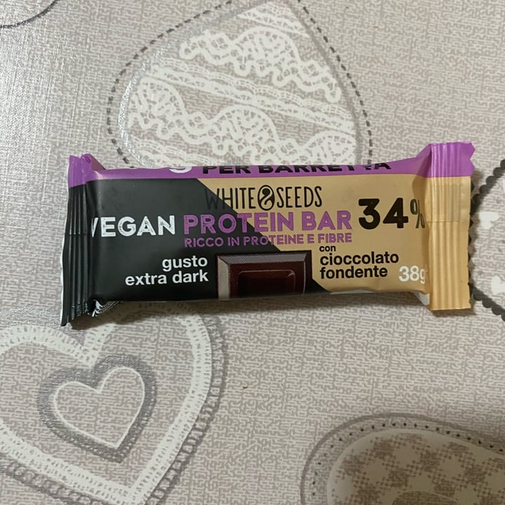 photo of White seeds Vegam Protein Bar Con Cioccolato Fondente Gusto Extra Dark shared by @ccarlottaa on  21 Sep 2023 - review