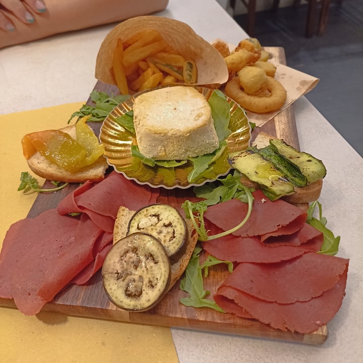 photo of Gran Bar Nazionale Aperitivo Vegano shared by @elaura on  24 Sep 2023 - review