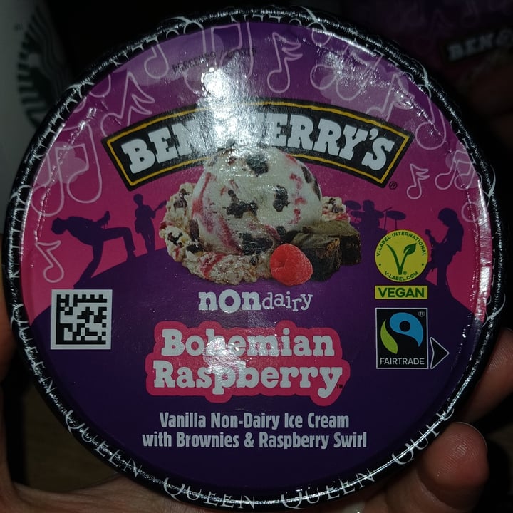 photo of Ben & Jerry's Bohemian raspberry shared by @lapaola on  05 Aug 2025 - review