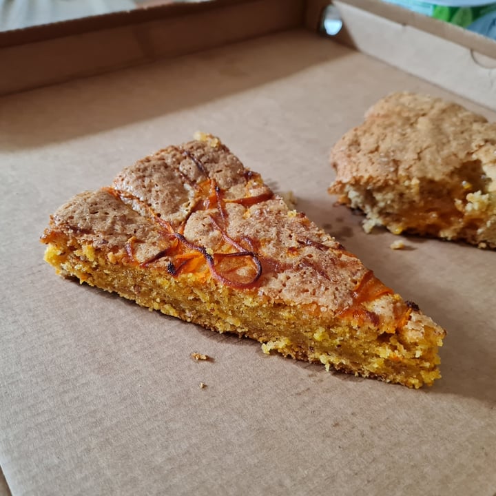 photo of Pomo d'Oro Torta carote, limone e mandorle shared by @va1en on  05 Nov 2023 - review
