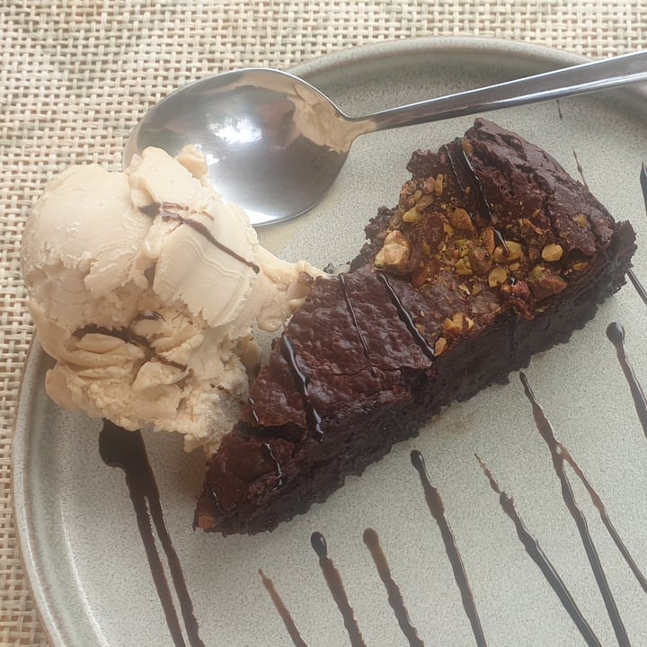 photo of Mundo Vegan Chocolate Brownie shared by @compassionate1candy on  06 Oct 2025 - review