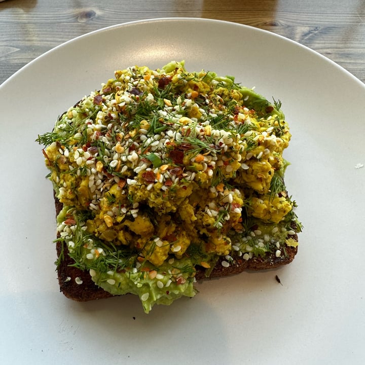 photo of Harvest on 25th AVOCADO TOAST shared by @yvegan80 on  16 Oct 2023 - review