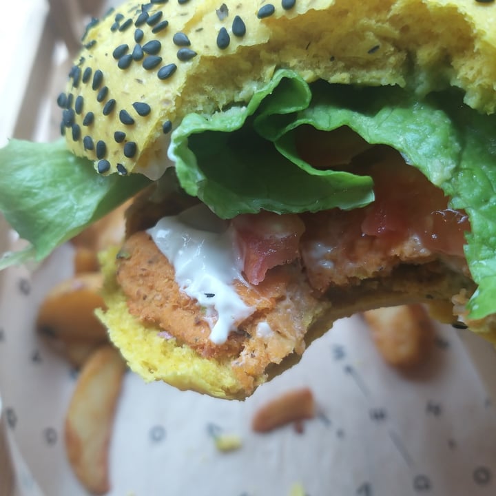 photo of Flower Burger Avo Cecio shared by @alvi2957 on  15 Feb 2024 - review