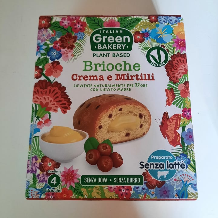 photo of italian green bakery Brioche Crema E Mirtilli shared by @doniabillion44 on  15 Oct 2023 - review