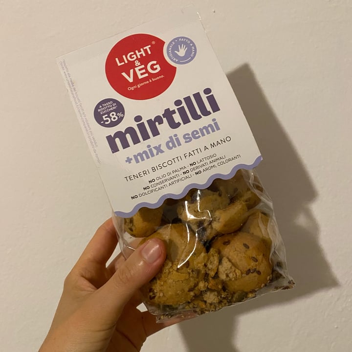 photo of Light & Veg Biscotti mirtilli e mix di semi shared by @frappa on  04 Oct 2025 - review