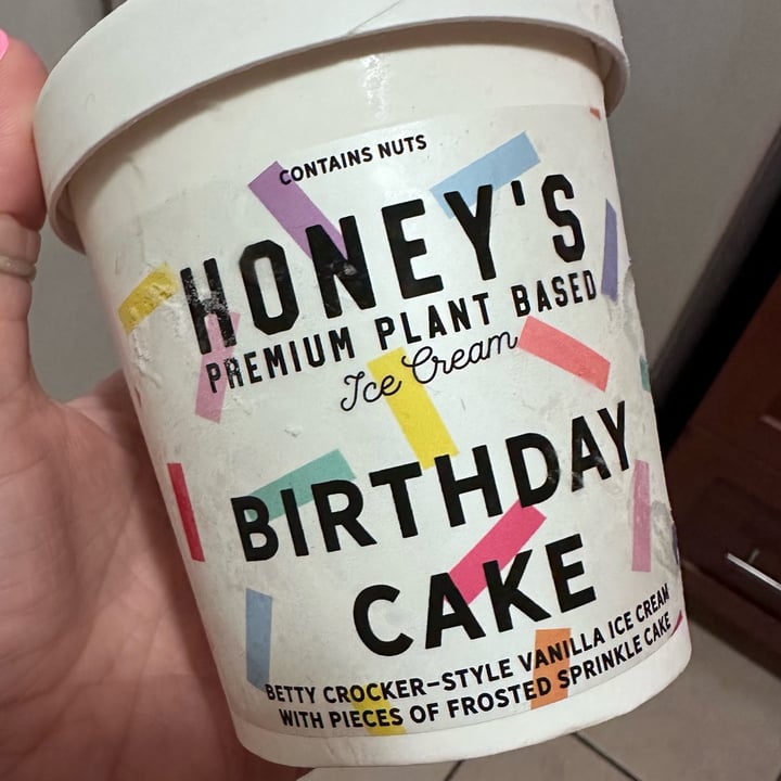 photo of Honey's premium plant based ice cream Birthday Cake shared by @nowmakeitvegan on  10 Sep 2023 - review