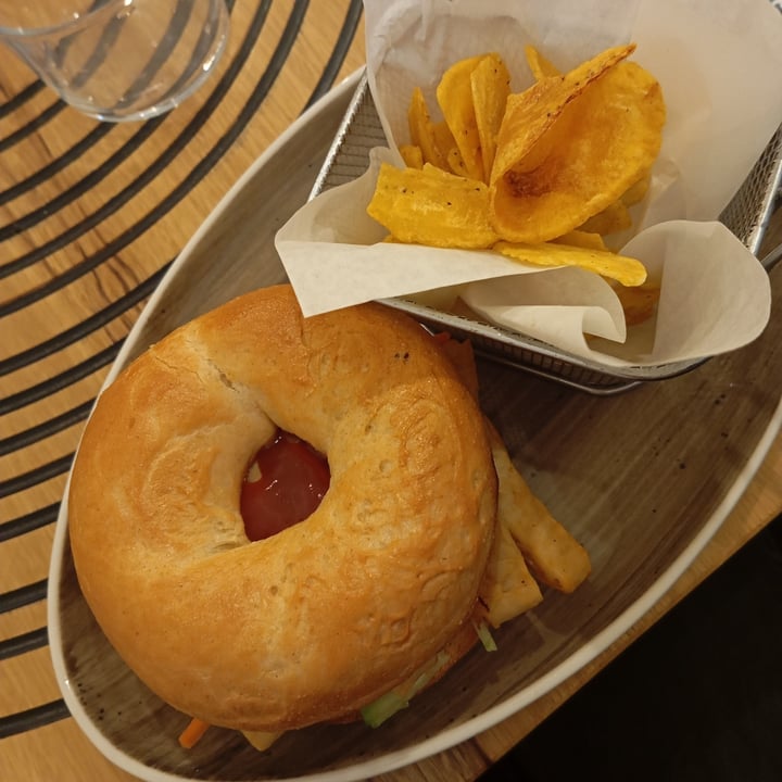 photo of Pacifik Poke Express Tripoli Lau bagel shared by @beavegan on  16 Jan 2025 - review