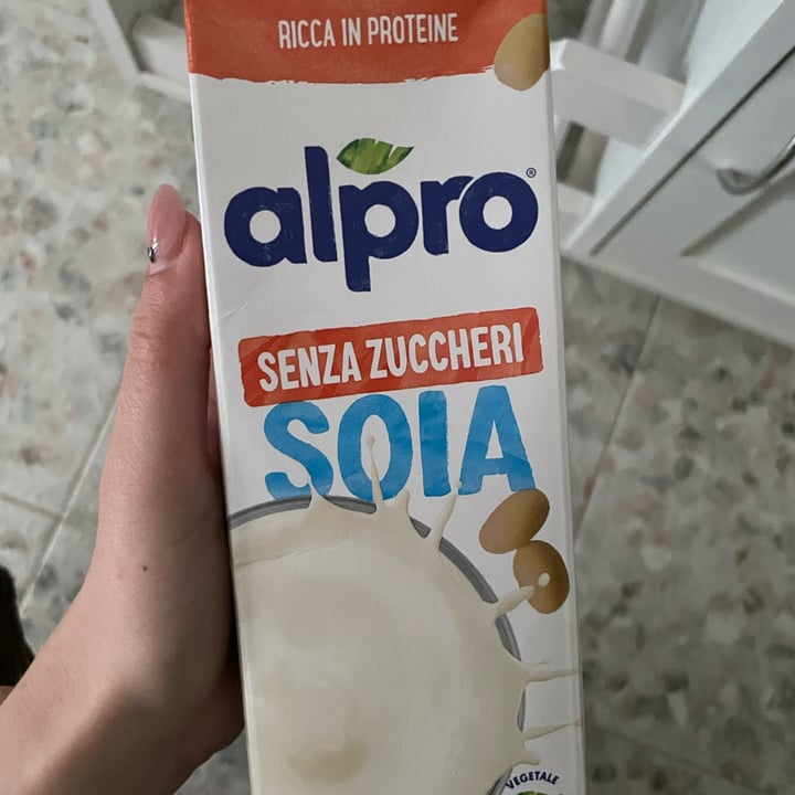 photo of Alpro Bevanda Di Soia Senza Zuccheri shared by @antonellabattaglia on  09 Apr 2024 - review