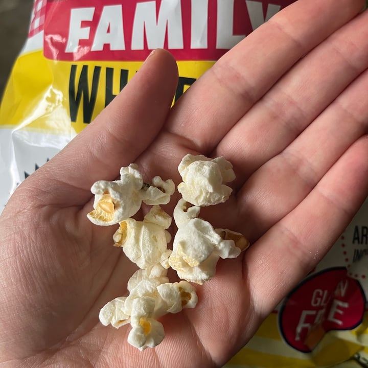 photo of Skinny Pop Skinny Pop White Cheddar Popcorn shared by @ameriamber on  18 Aug 2023 - review