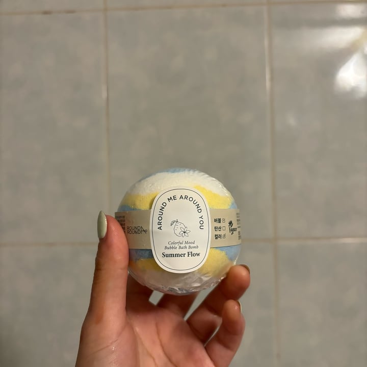 photo of Round A’Round Summer Flow Bubble Bath Bomb shared by @gxlsxy on  23 Dec 2023 - review