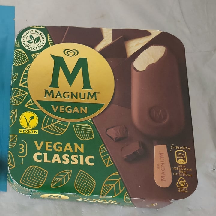 photo of Magnum Vegan classic shared by @nadioski on  26 Nov 2023 - review