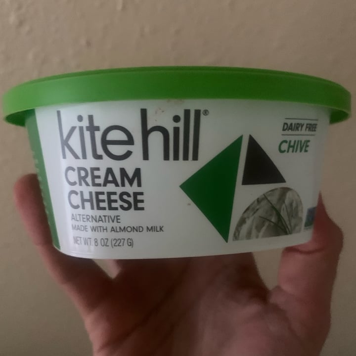 photo of Kite Hill Cream Cheese Alternative Chive shared by @sustainablesam on  12 May 2024 - review