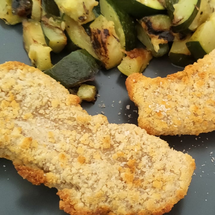 photo of Garden Gourmet sensational maxi crispy filetti gusto pollo shared by @loveela80 on  11 May 2024 - review
