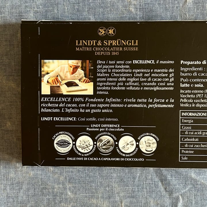 photo of Lindt 100% fondente assoluto shared by @akob98 on  13 Oct 2023 - review