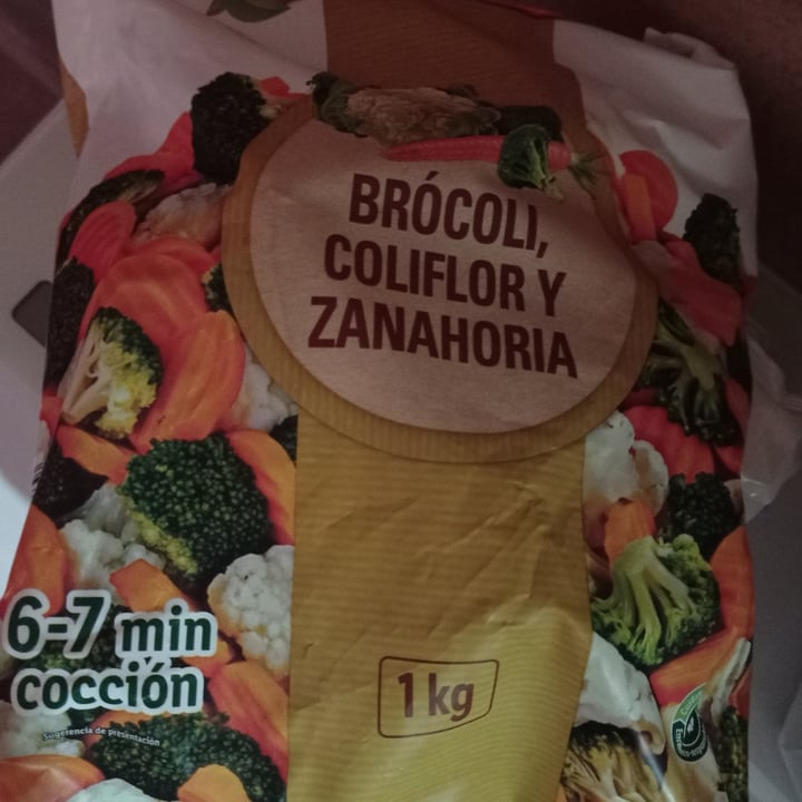 photo of Lidl Brocoli, coliflor, zanahoria shared by @isabeletta on  14 Apr 2024 - review
