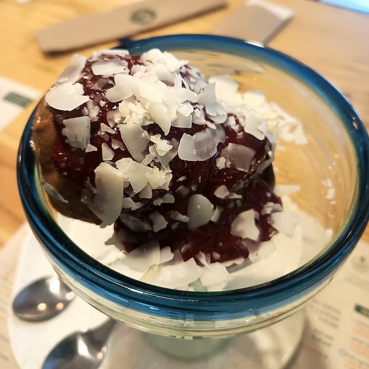 photo of iOm Cocina Plant-Based Sundae shared by @ndmuse on  10 Oct 2025 - review