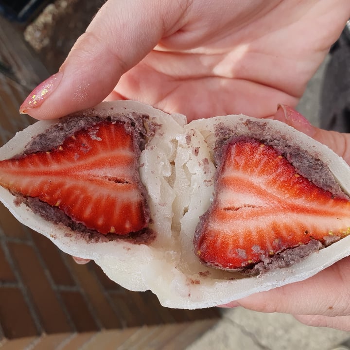 photo of Obon Shokudo Mochi with Adzuki and Strawberry shared by @anistavrou on  21 Sep 2023 - review