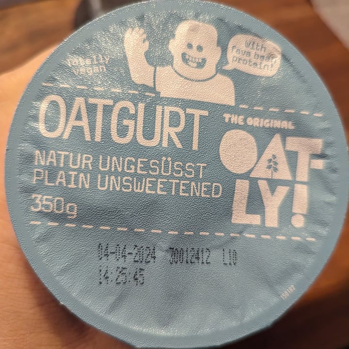 photo of Oatly Unsweetened Original Oatgurt shared by @petpet on  19 Mar 2024 - review