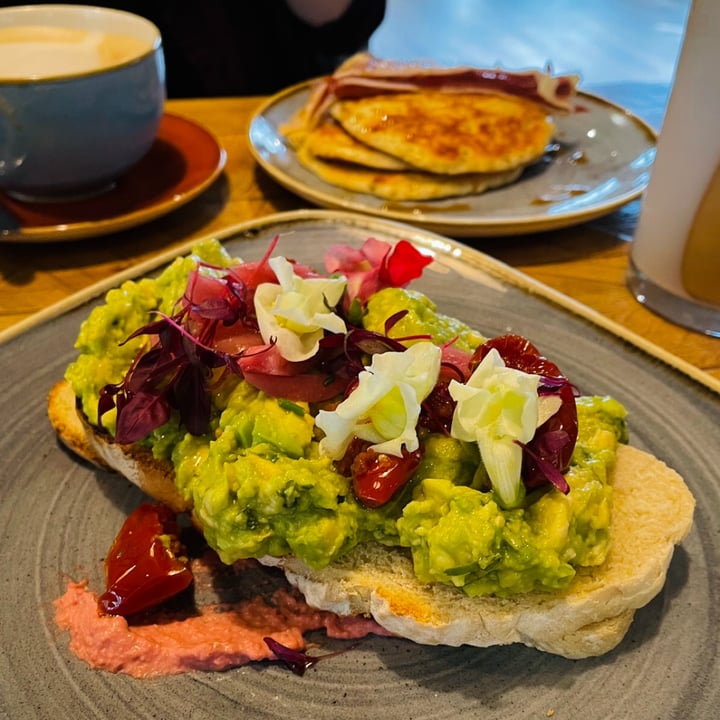 photo of Hatch Brunch House Hatch Avocado On Toast shared by @katelouisepowell on  13 Feb 2024 - review