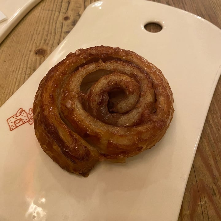 photo of Le Pain Quotidien Cinnamon Roll shared by @hellseitan on  17 Sep 2023 - review