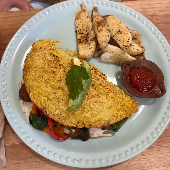 photo of Muchas Vidas omelette de papa shared by @cleverjellyfish92 on  06 Jan 2024 - review