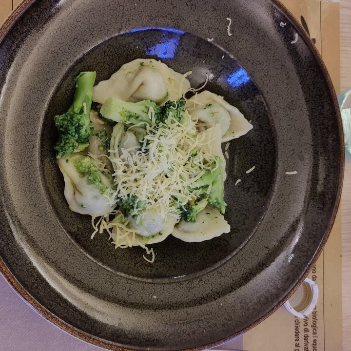 photo of Zenzero Tortelli Con Erbe Di Campo E Broccoli shared by @alessiavik on  07 May 2024 - review