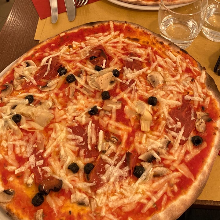 photo of Origano Trevi Pizza capricciosa vegana shared by @thecamfran on  21 Feb 2024 - review