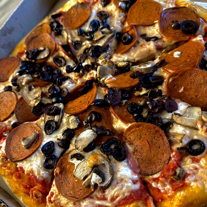 photo of Pizza Pizza create your own pizza shared by @xdarrenx on  16 Mar 2025 - review