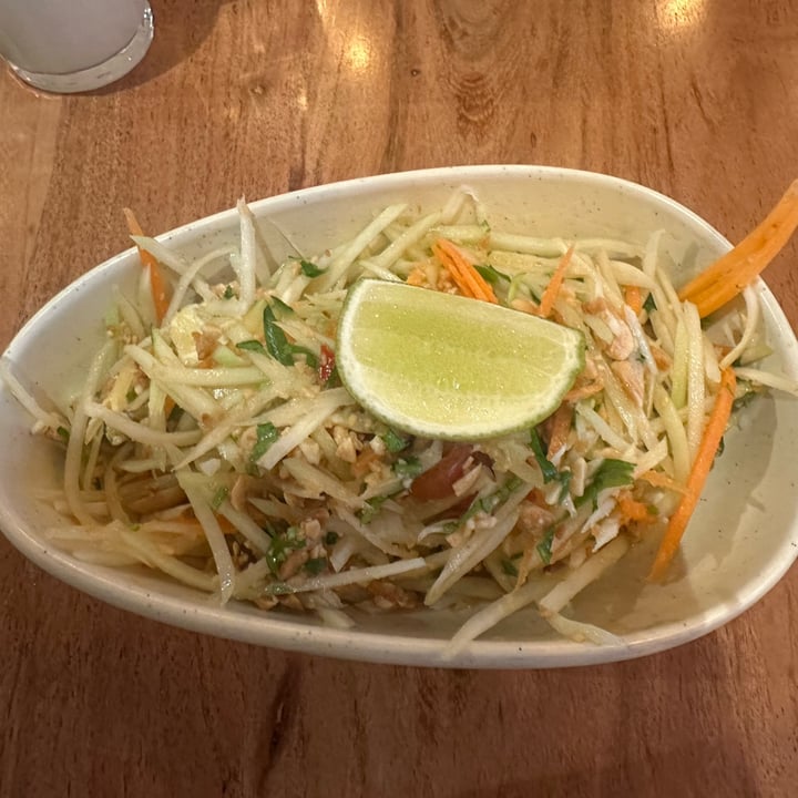 photo of took took Vegan Spicy Papaya Salad shared by @cassgloriaeats on  25 Mar 2025 - review