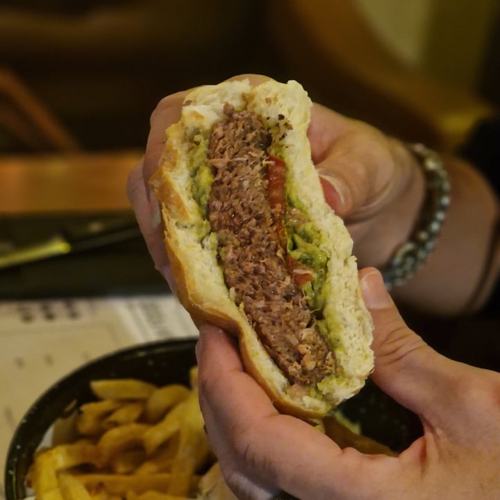photo of Tipsy Lord vegan burger shared by @vegontour on  23 Aug 2025 - review