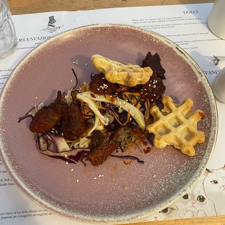 photo of Romeow Cat Bistrot pulled Funghi, Waffle E Coleslaw shared by @elisssssss on  08 Oct 2023 - review