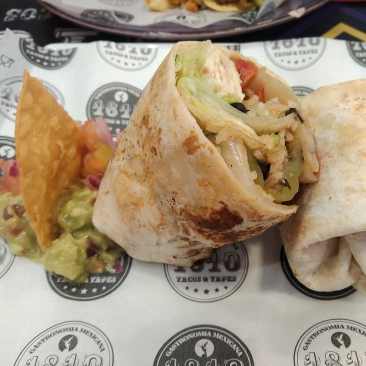 photo of 1810 La Taqueria de Barri Vell Burrito Vegano shared by @marcbanzai on  21 Oct 2023 - review