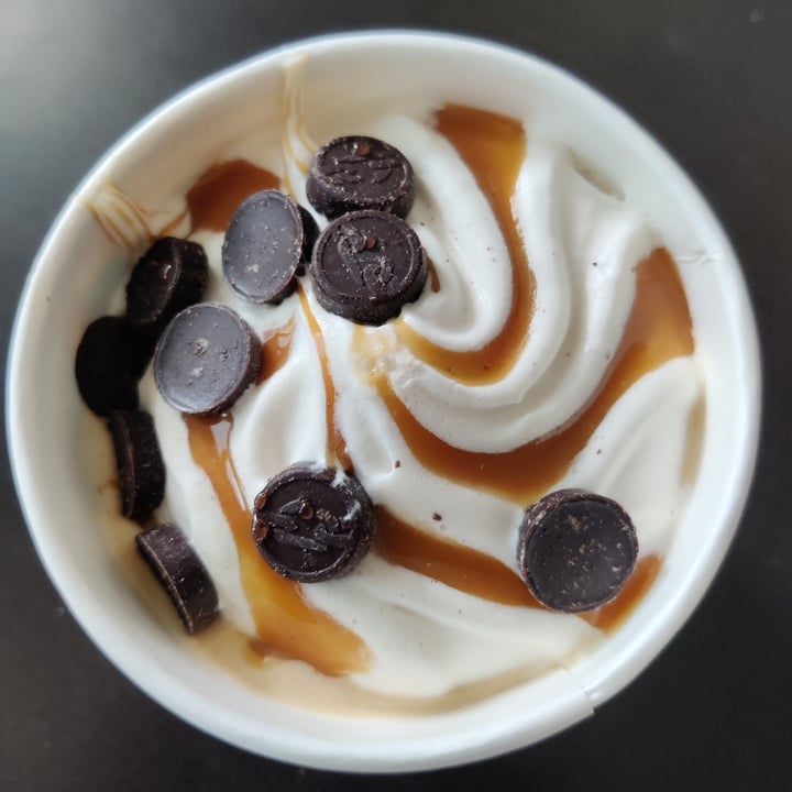 photo of Ben & Jerry's Sundae Oat Of This Swirled shared by @enkelvegan on  24 Apr 2024 - review