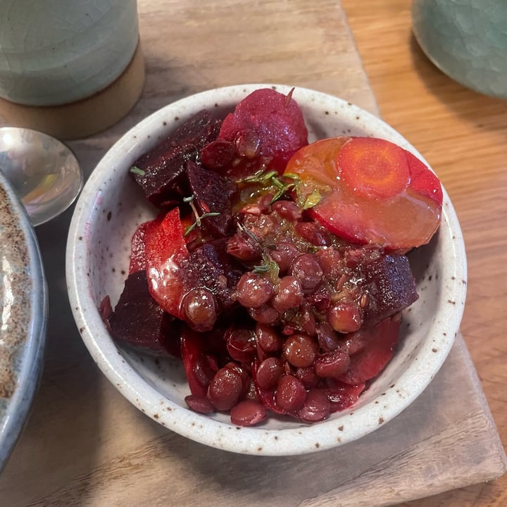 photo of Willows beetroot, lentil, carrot, orange pomegranate dressing, thyme shared by @appleappleamanda on  15 Dec 2024 - review