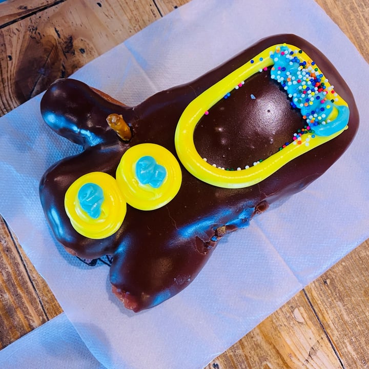 photo of Voodoo Doughnut - Broadway Voodoo Doll shared by @curvycarbivore on  17 May 2024 - review
