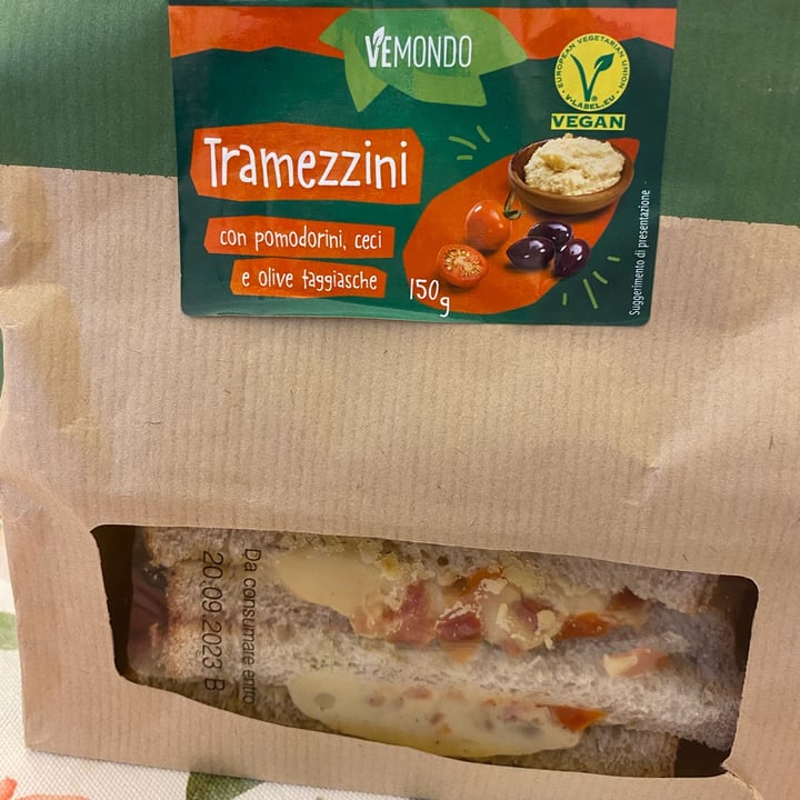photo of Vemondo Tramezzino pomodorini, ceci e olive shared by @perlemammemucche on  06 Sep 2023 - review