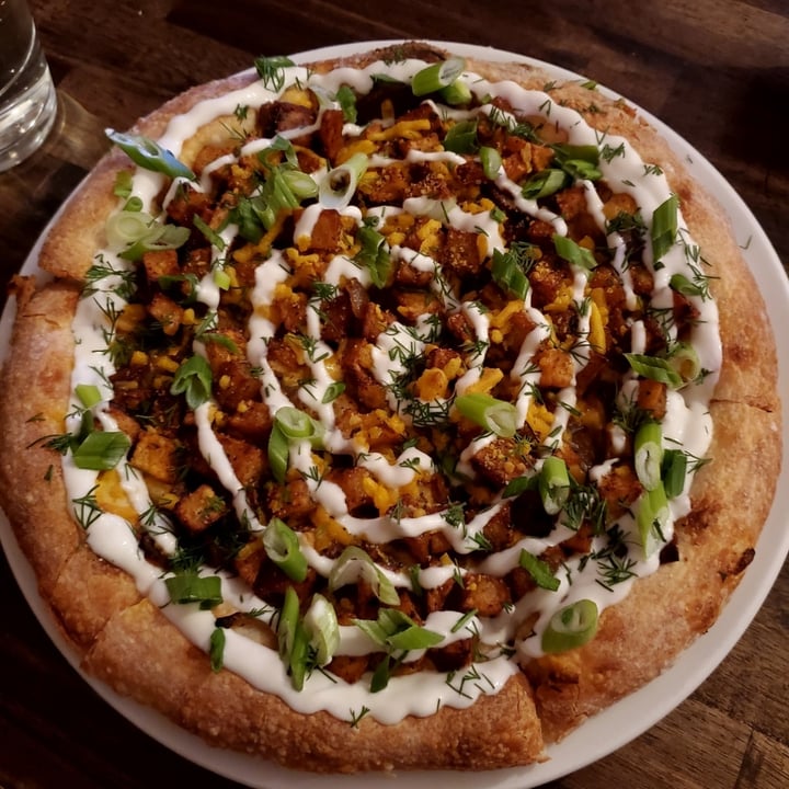 photo of Rise Above Pizza & Wings Pierogi Pizza shared by @whatacuriousnotion on  14 Dec 2023 - review