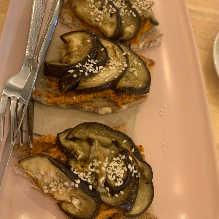 photo of Umami Good Food Tosta de Romesco shared by @lamaryvegana on  16 Oct 2023 - review