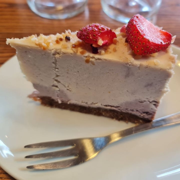 photo of Veg B12 Cafe Limoncello-raspberry cake shared by @chalchihut on  22 Sep 2024 - review