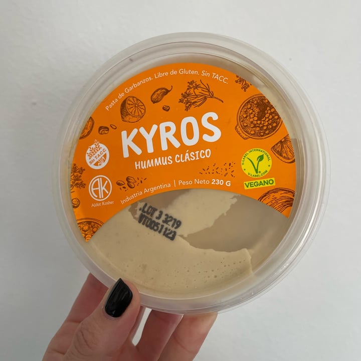 photo of Kyros Hummus clásico shared by @aguuschinita on  30 Aug 2023 - review