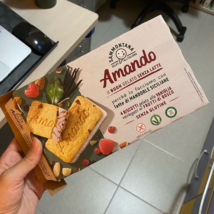 photo of Sammontana Biscotto Amando con Frutti di Bosco shared by @elelexx on  20 Jun 2024 - review