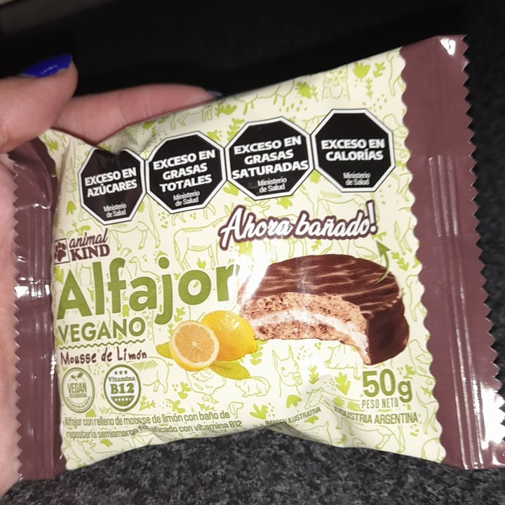 photo of Animal kind Alfajor mousse de limón bañado en chocolate shared by @rochyalmendra on  09 May 2024 - review
