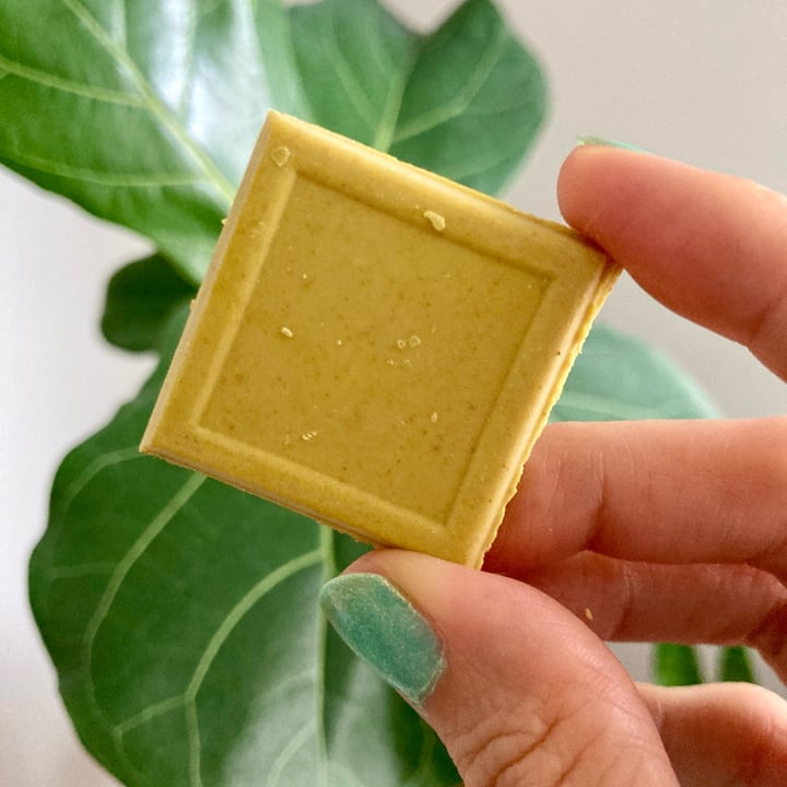 photo of Savour Curcuma Ginger Lemon - White Cacao Bar shared by @geisalopes on  12 Jul 2025 - review